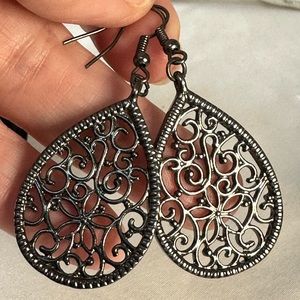 Gunmetal gray black filigree style drop earrings